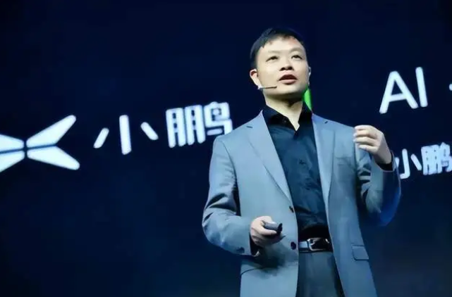 易贏 EWIN9娛樂：小鵬麪臨掉隊危機，何小鵬被卷到一周乾七天活