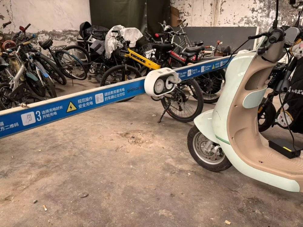 21點：服務費比電費貴？充電樁收費亂象下，車主仍有“充電焦慮”