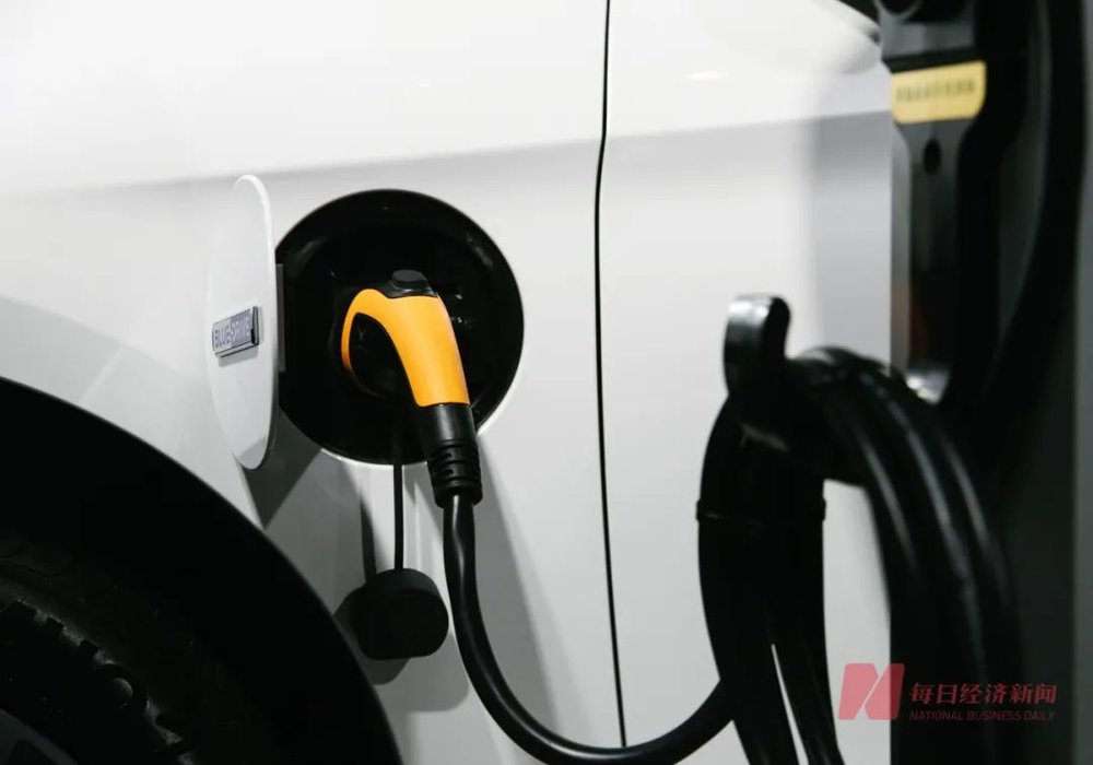 21點：服務費比電費貴？充電樁收費亂象下，車主仍有“充電焦慮”
