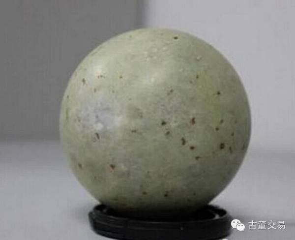{21點}(夜光石发出的光是什么颜色)